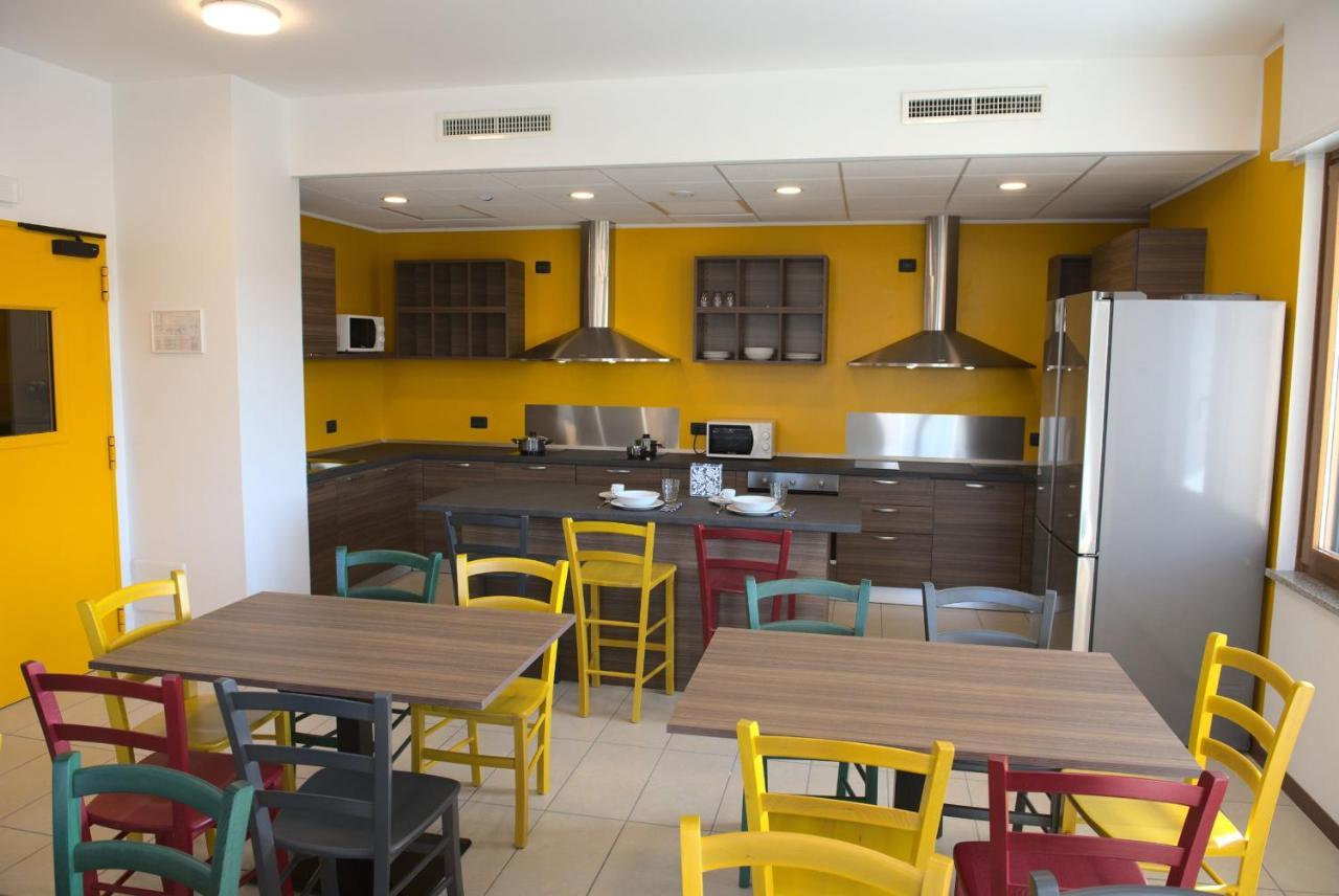 Corte Milano Rozzano Exteriör bild