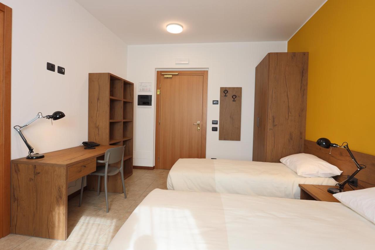 Corte Milano Rozzano Exteriör bild