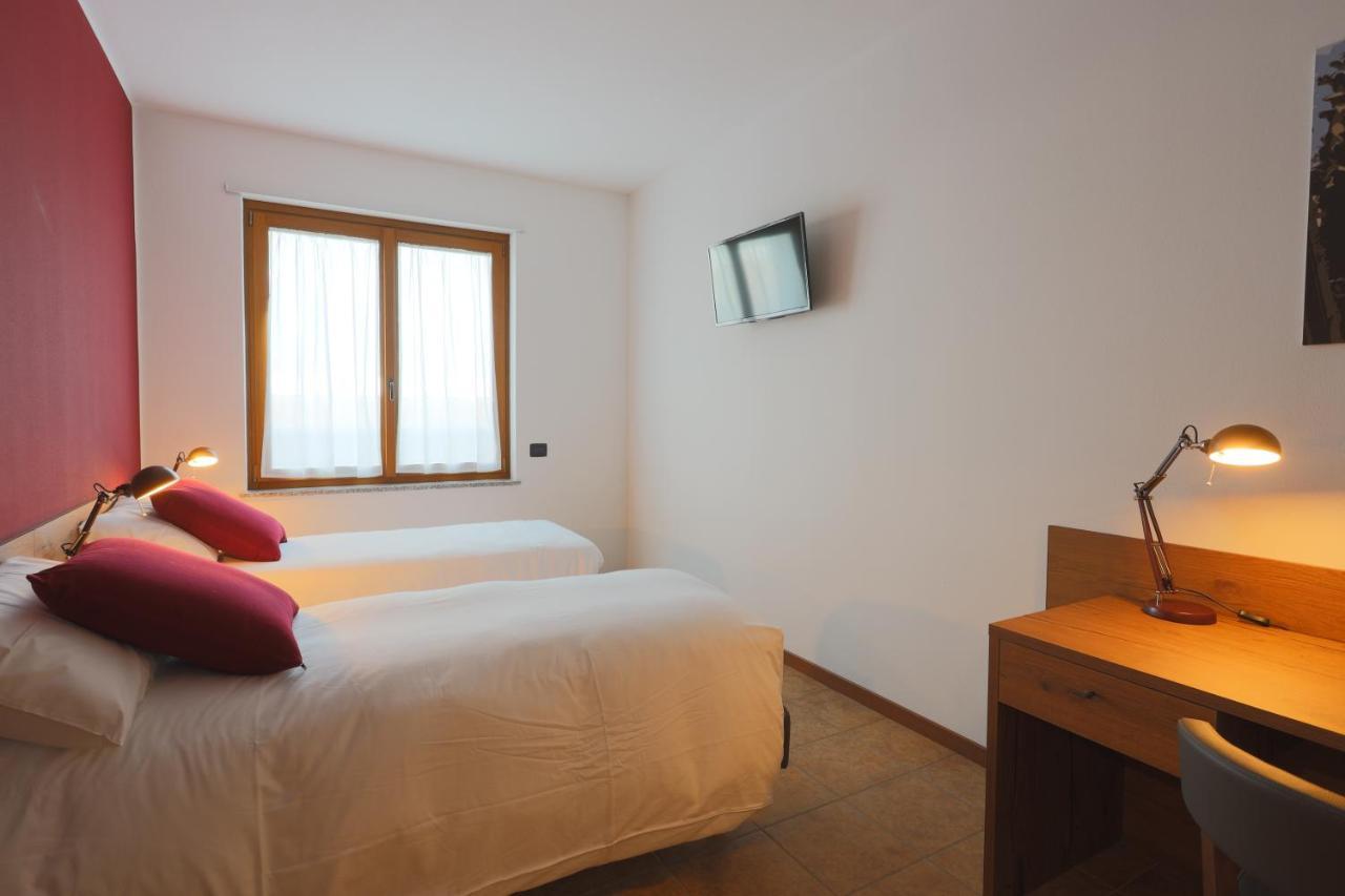 Corte Milano Rozzano Exteriör bild
